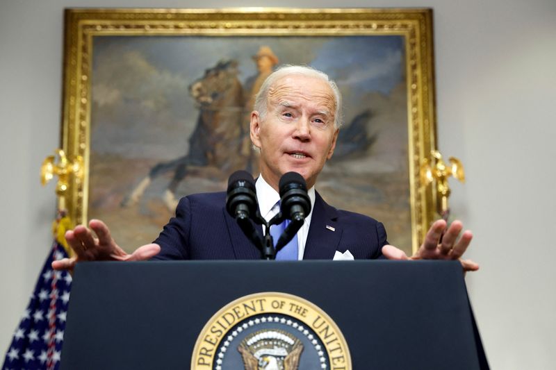 © Reuters. FILE PHOTO: U.S. President Joe Biden makes remarks about Russian President Vladimir Putin's comments on the military conflict in Ukraine after delivering remarks on the federal response to Hurricane Ian at the White House in Washington, U.S. September 30, 2022.  REUTERS/Jonathan Ernst