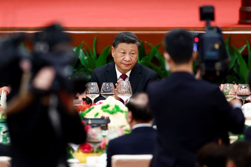 &copy; Reuters. FILE PHOTO: Chinese President Xi Jinping attends a reception at the Great Hall of the People on the eve of the Chinese National Day in Beijing, China September 30, 2022. REUTERS/Florence Lo