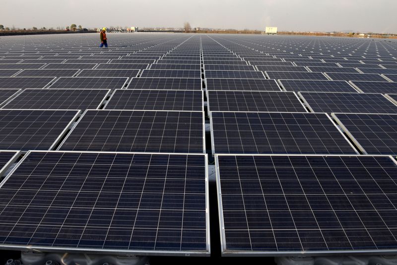 &copy; Reuters. Planta de energia solar da China's Three Georges, em Huainan, na China. REUTERS/Stringer 