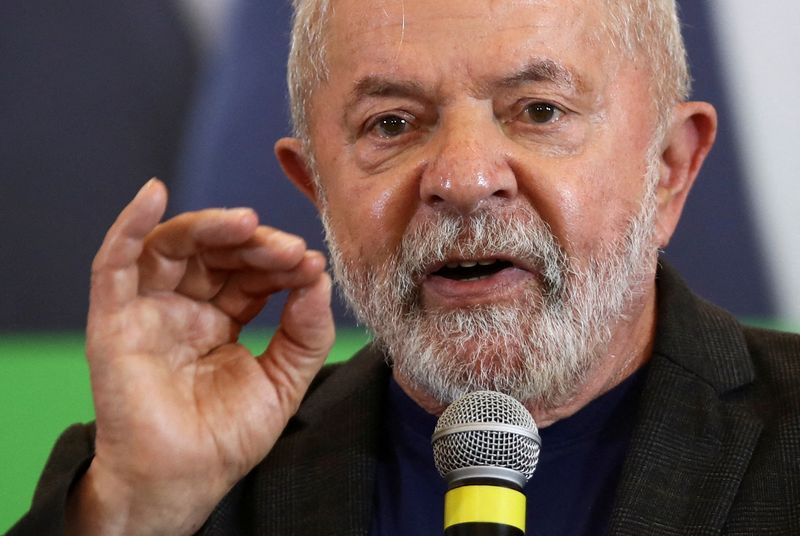 &copy; Reuters. FILE PHOTO: Brazil's former president and current presidential candidate Luiz Inacio Lula da Silva speaks during a meeting with campaign associates for the second round of elections, in Sao Paulo, Brazil, October 3, 2022. REUTERS/Carla Carniel/File Photo