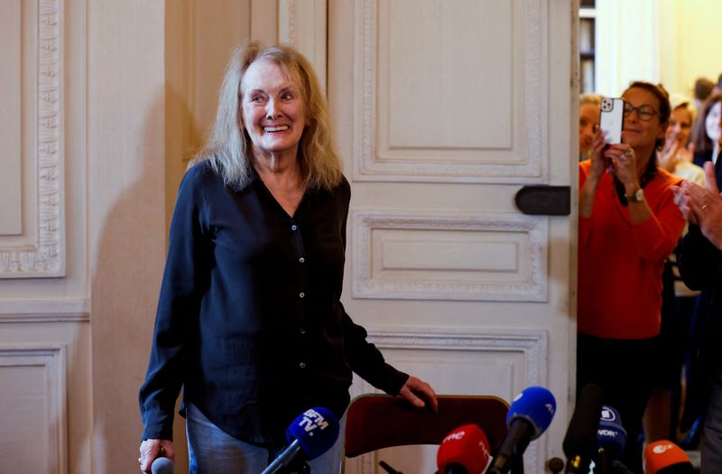 &copy; Reuters. French novelist Annie Ernaux attends a news conference after being announced as the winner of the 2022 Nobel Prize in Literature, in Cergy-Pontoise, France October 6, 2022. REUTERS/Johanna Geron