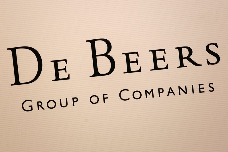 &copy; Reuters. FILE PHOTO: The company name of De Beers is displayed in Hong Kong, China September 14, 2016. Picture taken September 14, 2016.      REUTERS/Bobby Yip