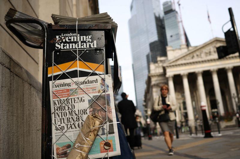 &copy; Reuters. 英年金基金協会（ＰＬＳＡ）は１１日、英国債市場の安定化措置としてイングランド銀行（英中央銀行）が１０月１４日までの期間限定で実施している緊急国債買い入れについて、今月末か