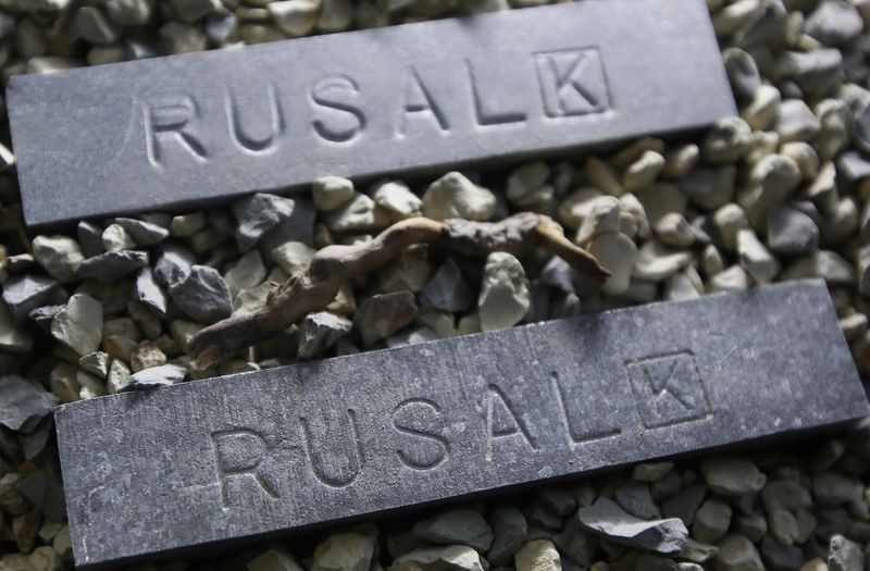 &copy; Reuters. Aluminium ingots made at the Rusal Krasnoyarsk aluminium smelter are seen in this illustration picture taken January 28, 2019. REUTERS/Ilya Naymushin/Illustration