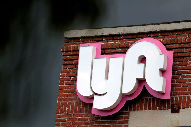 © Reuters. FILE PHOTO: FILE PHOTO: The Lyft Driver Hub is seen in Los Angeles, California, U.S., March 20, 2019.  REUTERS/Lucy Nicholson//File Photo/File Photo