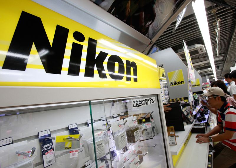 &copy; Reuters. FILE PHOTO: Nikon Corp's logo is pictured at an electronics store in Tokyo August 9, 2012. REUTERS/Yuriko Nakao 