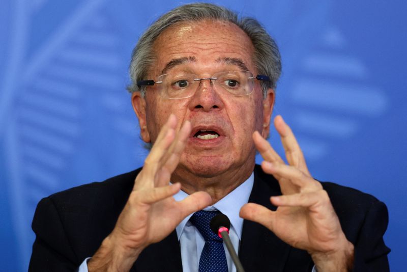 &copy; Reuters. FILE PHOTO: Brazil's Economy Minister Paulo Guedes speaks at the Planalto Palace in Brasilia, Brazil October 6, 2022. REUTERS/Ueslei Marcelino/File Photo