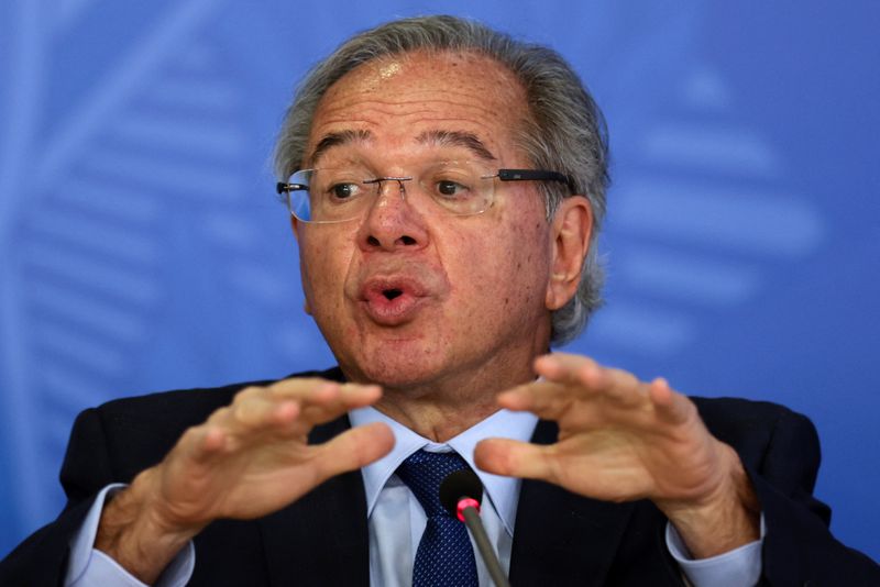 &copy; Reuters. Ministro da Economia, Paulo Guedes, fala no Palácio do Planalto, em Brasília
06/10/2022
REUTERS/Ueslei Marcelino