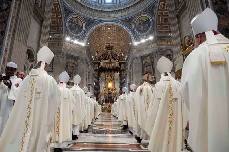 &copy; Reuters. Foto del martes de una misa celebrando el aniversario 60 del Concilio Vaticano II 
 Oct 11, 2022.  Vatican Media/­Handout via REUTERS    