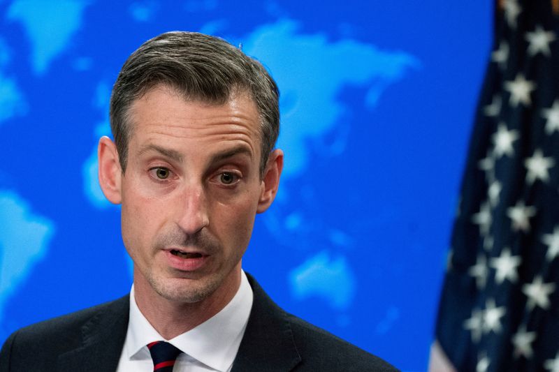 &copy; Reuters. 米国務省のプライス報道官は、ＯＰＥＣプラスによる大幅減産決定を受けたサウジアラビアとの関係見直しにおいて、イランの脅威から目をそらすつもりはないと述べた。今年３月、ワシン