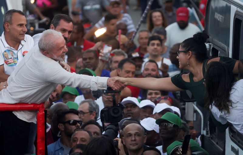 &copy; Reuters. Ex-presidente e candidato ao Planalto Lula durante ato de campanha em Belford Roxo, na Baixada Fluminense
11/10/2022
REUTERS/Ricardo Moraes