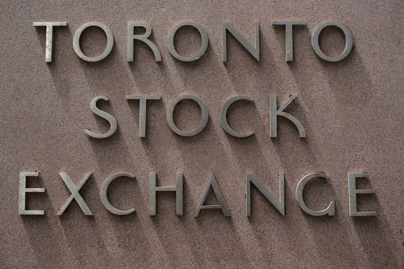 &copy; Reuters. The Toronto Stock Exchange sign is seen in Toronto, Ontario, Canada July 6, 2017. REUTERS/Chris Helgren