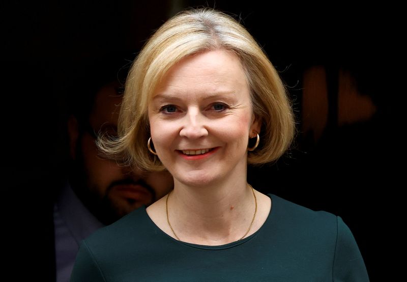 &copy; Reuters. British Prime Minister Liz Truss walks outside Number 10 Downing Street, in London, Britain, October 12, 2022. REUTERS/Hannah McKay