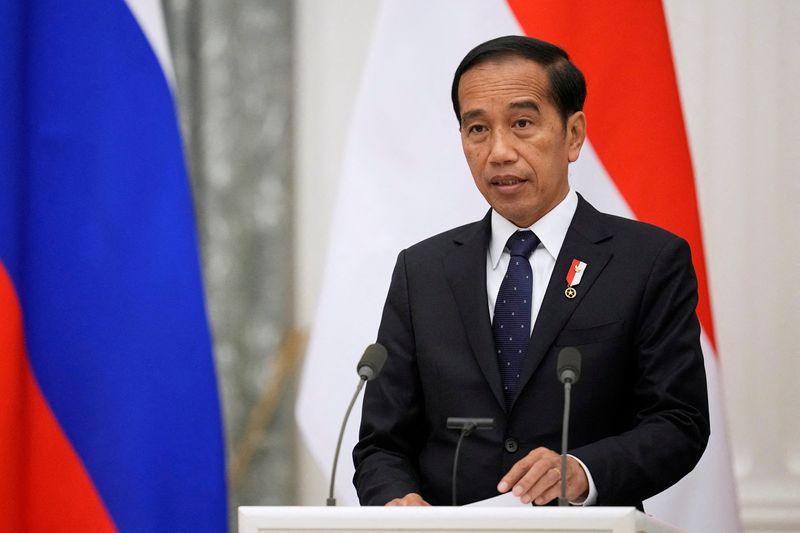 &copy; Reuters. FILE PHOTO: Indonesian President Joko Widodo attends a joint news conference with Russian President Vladimir Putin following their meeting in Moscow, Russia June 30, 2022. Alexander Zemlianichenko/Pool via REUTERS/File Photo