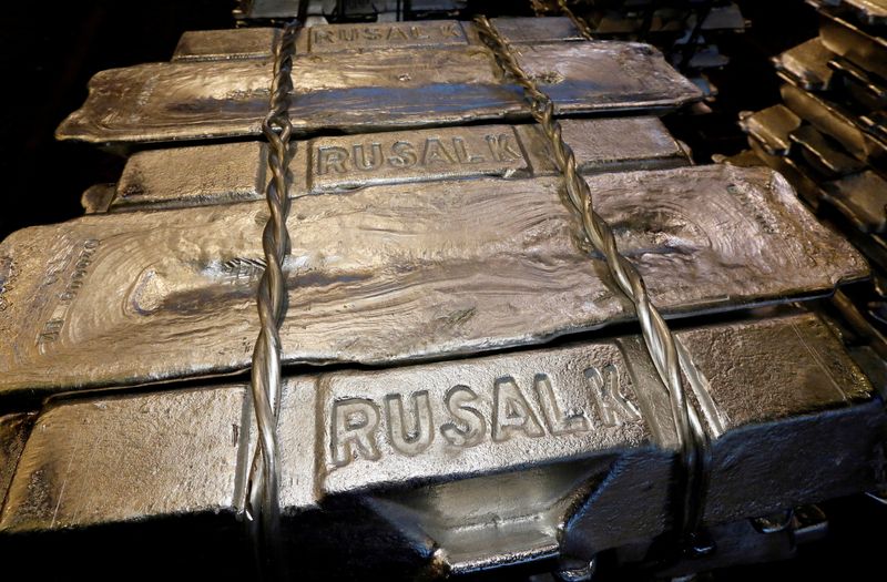 &copy; Reuters. FILE PHOTO: Aluminium ingots are seen stored at the foundry shop of the Rusal Krasnoyarsk aluminium smelter in Krasnoyarsk, Russia October 3, 2018.  REUTERS/Ilya Naymushin//File Photo