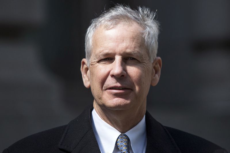 &copy; Reuters. FILE PHOTO: Dish Network Corp Chairman Charles Ergen exits the US Bankruptcy court in New York March 26, 2014. REUTERS/Andrew Kelly 