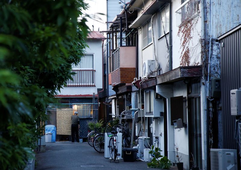 &copy; Reuters. A man makes his way home in Higashiosaka, Japan June 24, 2022.  REUTERS/Sakura Murakami