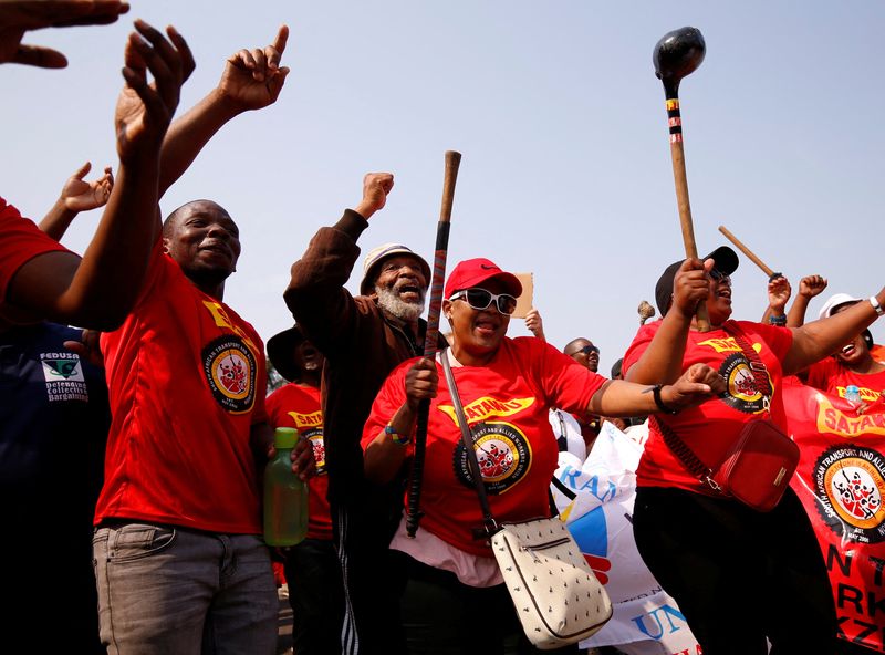 S.African unions reject Transnet's revised wage offer, continue strike