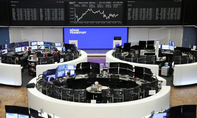 &copy; Reuters. مؤشر الأسهم الألماني داكس في بورصة فرانكفورك يوم 12 أكتوبر تشرين الأول 2022 في صورة لرويترز.