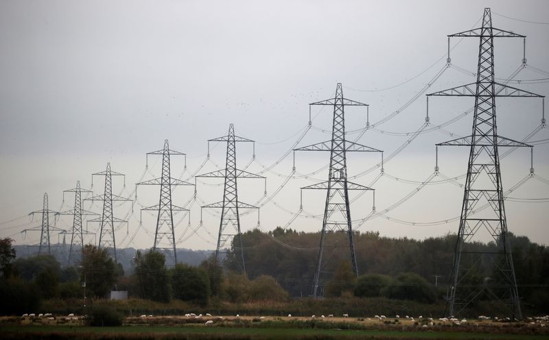 &copy; Reuters. Postes de eletricidade perto de Ellesmere Port
 11/10/2021   REUTERS/Phil Noble