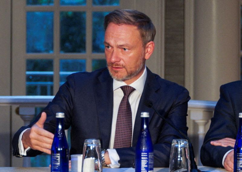 &copy; Reuters. German Finance Minister Christian Lindner addresses a news conference on the sidelines of the IMF-World Bank annual meetings in Washington, U.S., October 13, 2022. REUTERS/Marat Sadana