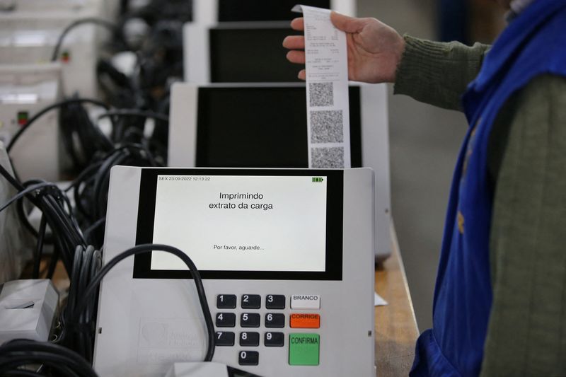 © Reuters. Urnas eletrônicas são preparadas para as eleições em Porto Alegre
23/09/2022
REUTERS/Diego Vara