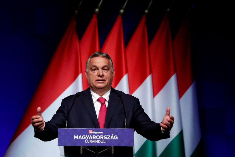 &copy; Reuters. FILE PHOTO: Hungarian Prime Minister Viktor Orban gestures as he speaks during a business conference in Budapest, Hungary, June 9, 2021. REUTERS/Bernadett Szabo