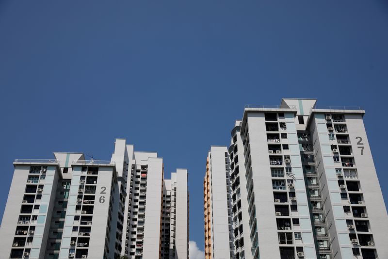 &copy; Reuters. FILE PHOTO: A view of the 46 year-old public housing apartment estate that chef Louis Loo lives in, in Singapore April 21, 2021. Picture taken April 21, 2021. REUTERS/Edgar Su