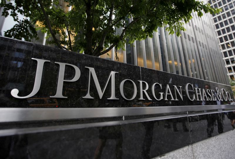 &copy; Reuters. Photo d'archives du logo de JPMorgan Chase & Co. à New York. /Photo prise le 20 mai 2015 à New York, Etats-Unis/REUTERS/Mike Segar