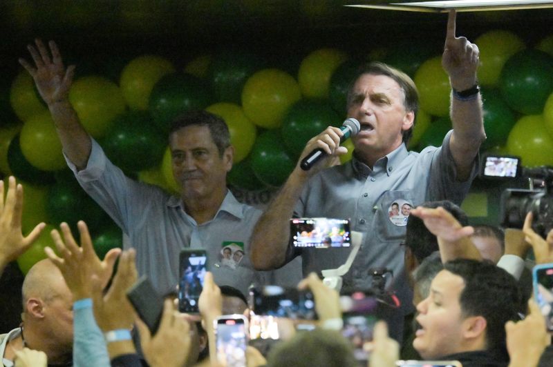 © Reuters. Presidente Jair Bolsonaro durante ato de campanha em Belo Horizonte
14/10/2022
REUTERS/Washington Alves