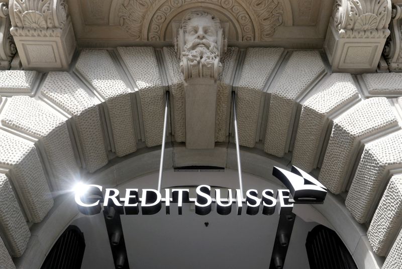 Credit Suisse s'apprête à céder des actifs pour lever des capitaux, rapporte le FT