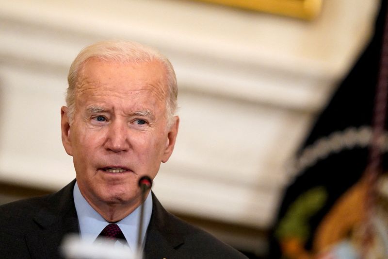 &copy; Reuters. FILE PHOTO: U.S. President Joe Biden attends a meeting of the Reproductive Healthcare Access Task Force in the State Dining Room at the White House in Washington, U.S., October 4, 2022. REUTERS/Elizabeth Frantz/File Photo