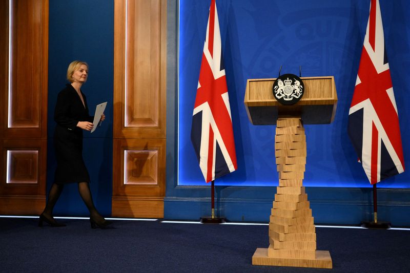 © Reuters. FILE PHOTO: British Prime Minister Liz Truss attends a news conference in London, Britain, October 14, 2022.  Daniel Leal/Pool via REUTERS