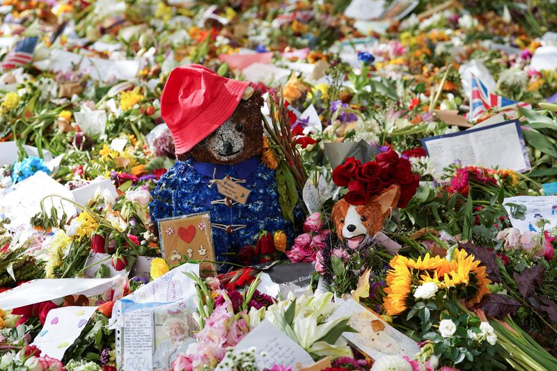 Paddington Bear tributes to Queen Elizabeth to go to charity