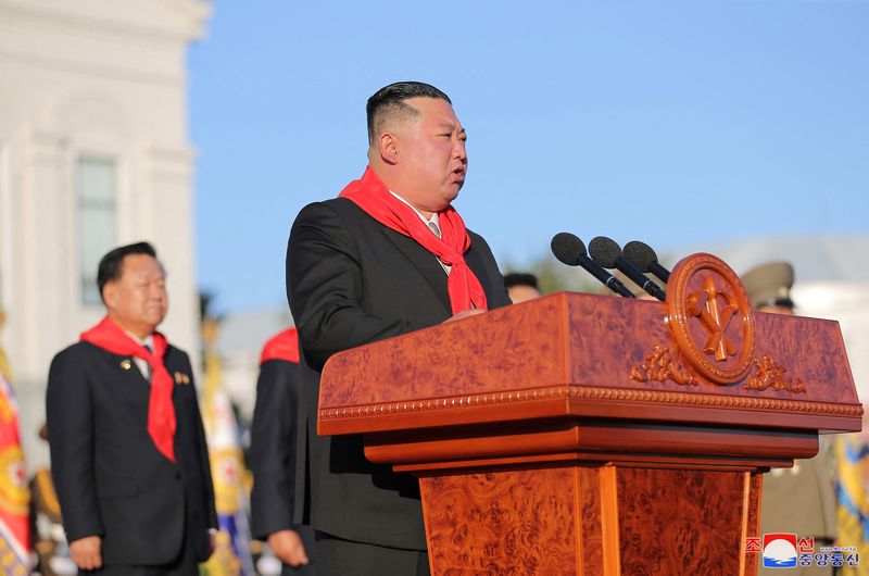 &copy; Reuters. Foto de archivo del líder norcoreano Kim Jong Un en una ceremonia en Pyongyang
Oct 12, 2022 North Korea's Korean Central News Agency (KCNA). KCNA via REUTERS    