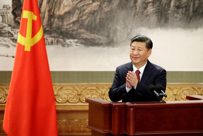 &copy; Reuters. الرئيس الصيني شي جين بينغ في قاعة الشعب الكبرى في بكين بصورة من أرشيف رويترز.