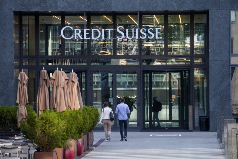 &copy; Reuters. Il logo della banca svizzera Credit Suisse a Zurigo. REUTERS/Arnd Wiegmann/