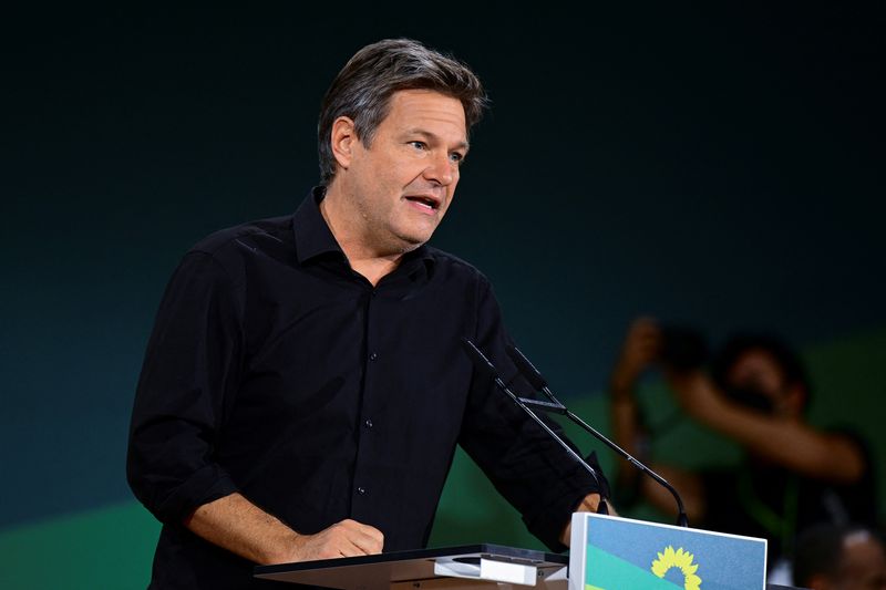 &copy; Reuters. FILE PHOTO: Robert Habeck speaks at the Federal Convention of Germany’s Greens party in Bonn, Germany, October 14. 2022. REUTERS/Benjamin Westhoff