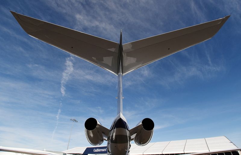 &copy; Reuters. FILE PHOTO: A Gulfstream 650ER business jet is displayed at the Gulfstream booth at the National Business Aviation Association (NBAA) exhibition in Las Vegas, Nevada, U.S. October 21, 2019.  REUTERS/David Becker