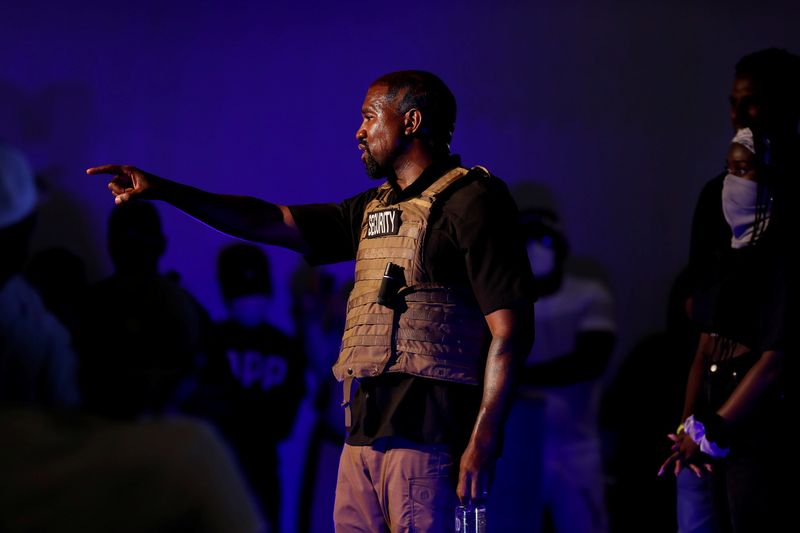 &copy; Reuters. Photo d'archives de Kanye West lors d'un discours à North Charleston, Caroline du Sud, États-Unis. /Photo prise le 19 juillet 2020/REUTERS/Randall Hill