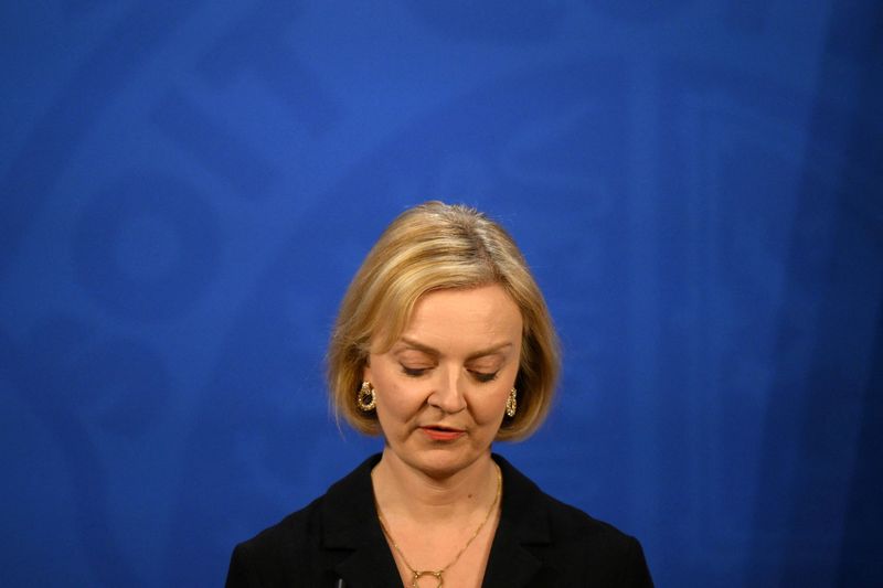 &copy; Reuters. FILE PHOTO: British Prime Minister Liz Truss attends a news conference in London, Britain, October 14, 2022.  Daniel Leal/Pool via REUTERS