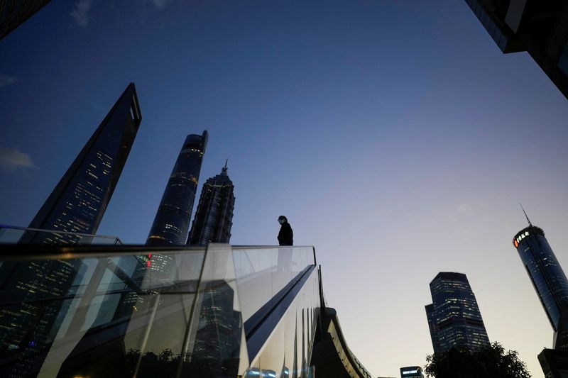 © Reuters. Torres de escritórios no distrito financeiro de Lujiazui, em Xangai, China
17/10/2022
REUTERS/Aly Song