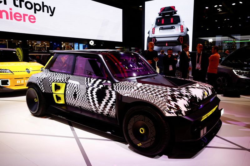 © Reuters. Renault 5 Turbo (R5) é apresentado no Salão do Automóvel de Paris 2022
17/10/2022
REUTERS/Stephane Mahe