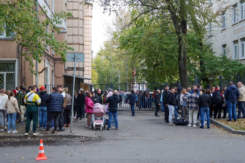 &copy; Reuters. ロシアの首都モスクワのソビャーニン市長は１７日、モスクワでの予備役の招集が終了したと明らかにした。提供画像（２０２２年　ロイター）