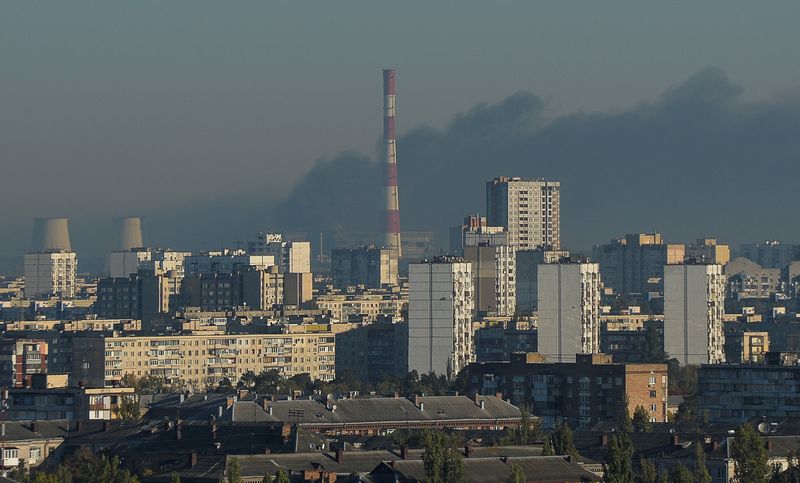 Russia carries out new air strikes on Ukrainian energy facilities