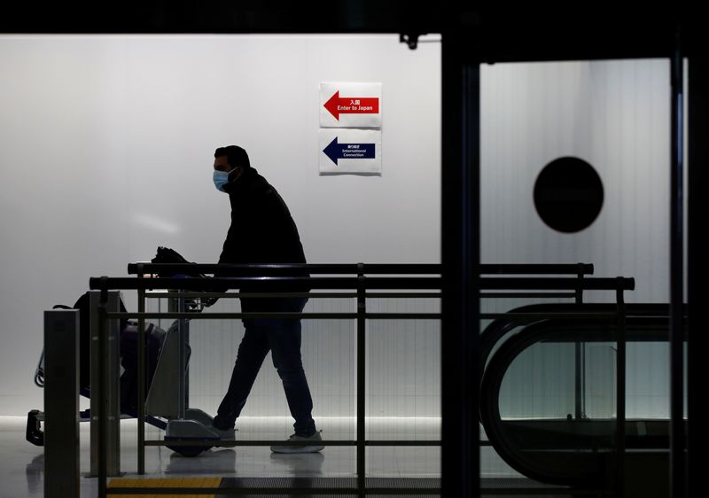 &copy; Reuters. 　１０月１８日、    成田国際空港（千葉県成田市）の田村明比古社長はロイターのインタビューに応じ、水際対策の大幅緩和と円安で入国者数が増加傾向にあるとする一方、新型コロナウ