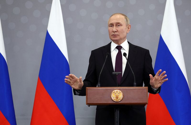 &copy; Reuters. Foto de archivo del Presidente ruso Vladimir Putin en una rueda de prensa en Astana
Oct 14, 2022. Sputnik/Valery Sharifulin/ 