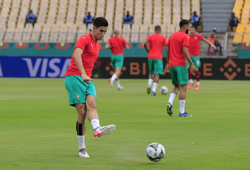 &copy; Reuters. نايف أكرد لاعب منتخب المغرب لكرة القدم ونادي وست هام الإنجليزي - صورة من أرشيف رويترز. 