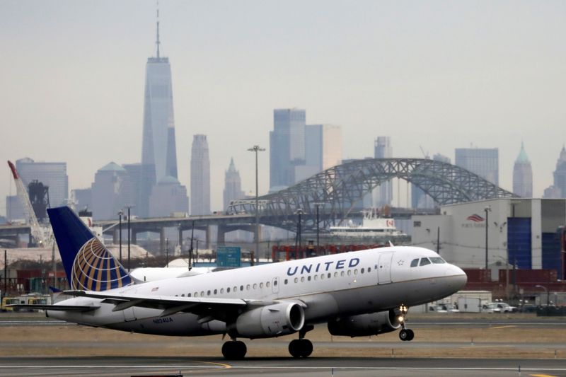 United Airlines sees stronger profit after third-quarter earnings top estimates