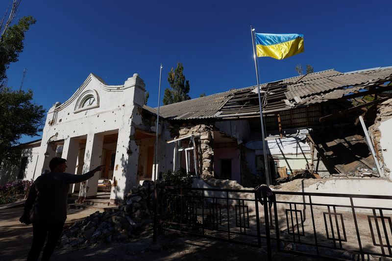 &copy; Reuters. Bandeira ucraniana na região de Mykolaiv
 18/10/2022    REUTERS/Valentyn Ogirenko